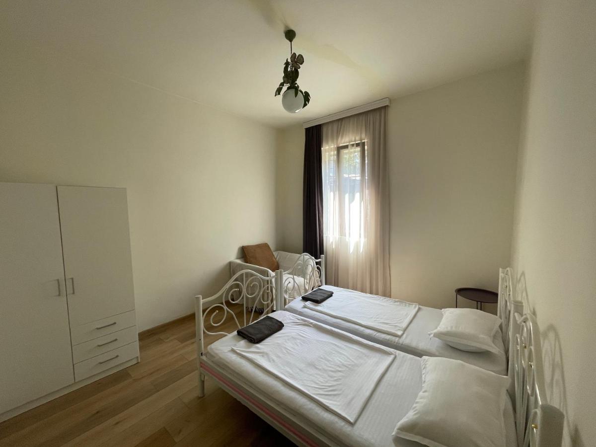 Apartment In The City Center - Old Батуми Екстериор снимка