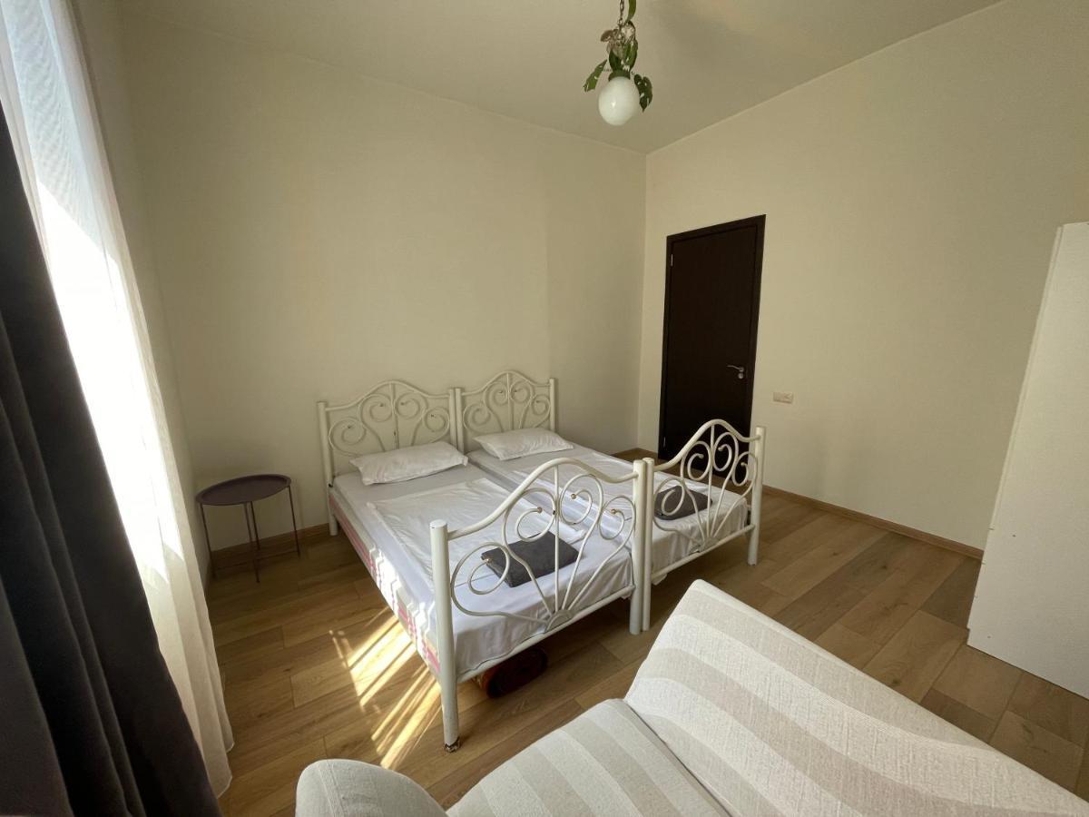 Apartment In The City Center - Old Батуми Екстериор снимка
